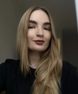 Яна Смаль